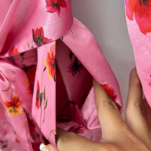 Victoria's Secret Pink Raspberry Floral One Size Satin Robe - Picture 5 of 7